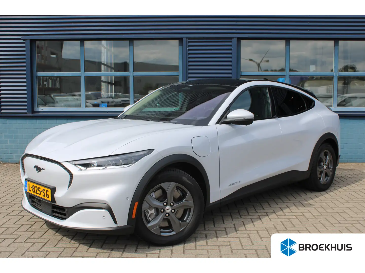 Ford Mustang Mach-E RWD 75 kWh Technology Pack Plus | PANORAMADAK | BT Blanc - 1