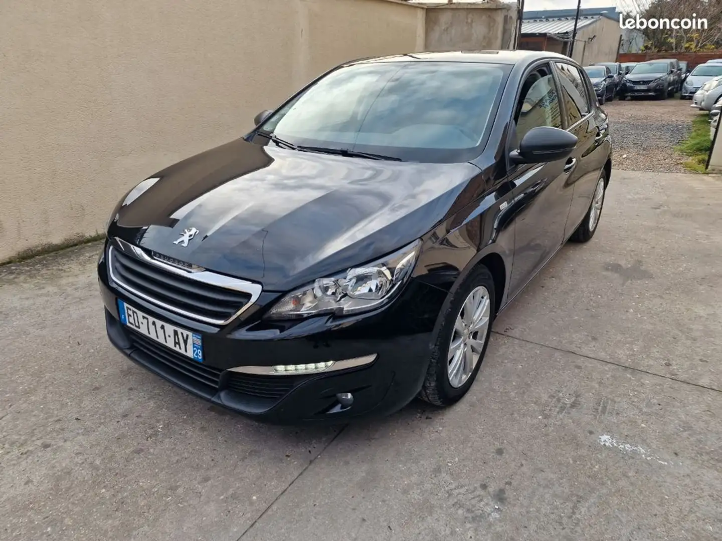 Peugeot 308 essence 110ch s&s style garantie 12-mois Zwart - 1