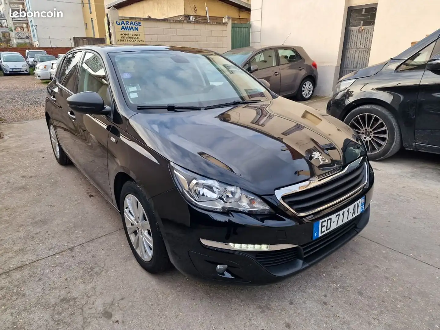 Peugeot 308 essence 110ch s&s style garantie 12-mois Zwart - 2
