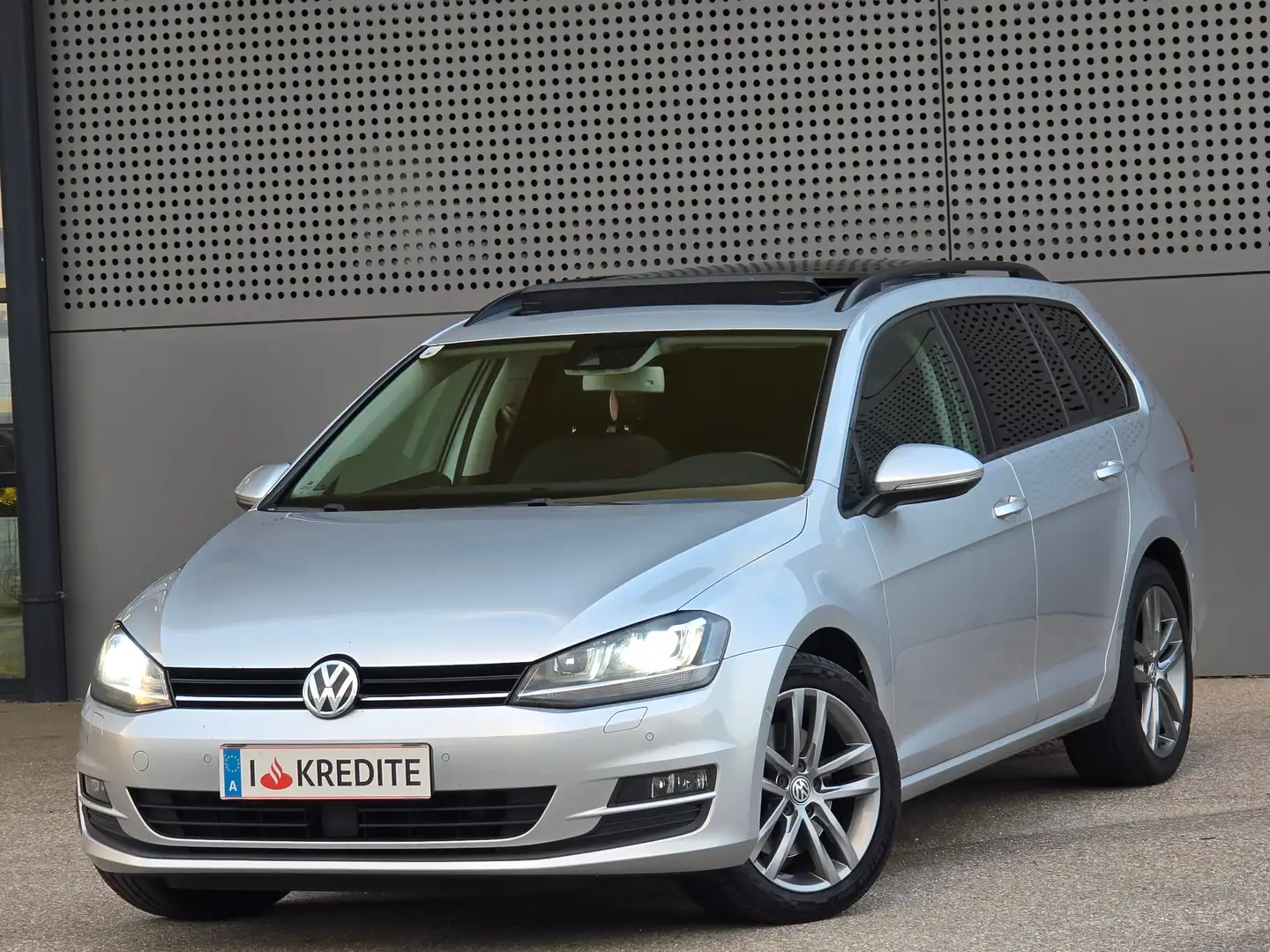 Volkswagen Golf Variant Top* Kredit* Automatik* Pano* Navi*Rückfahrka* Grau - 1