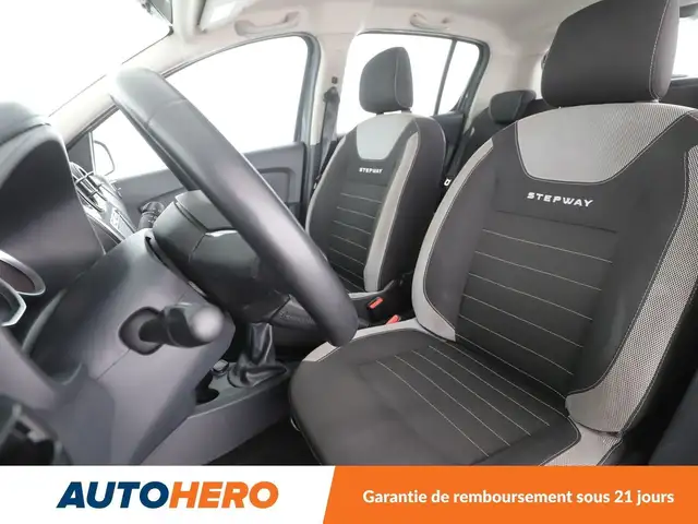 Dacia Sandero view 10