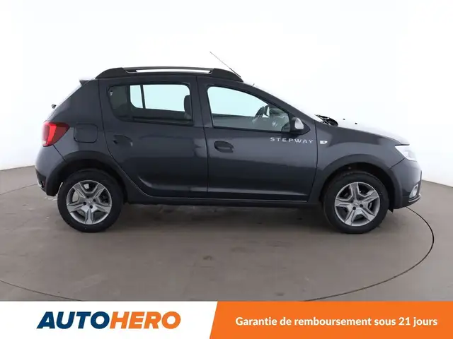 Dacia Sandero view 7