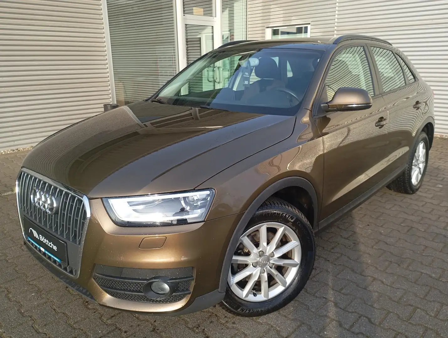 Audi Q3 2.0 TDI Xenon/Navi/SHZ/PDC/Scheckheft/Klima Brown - 2