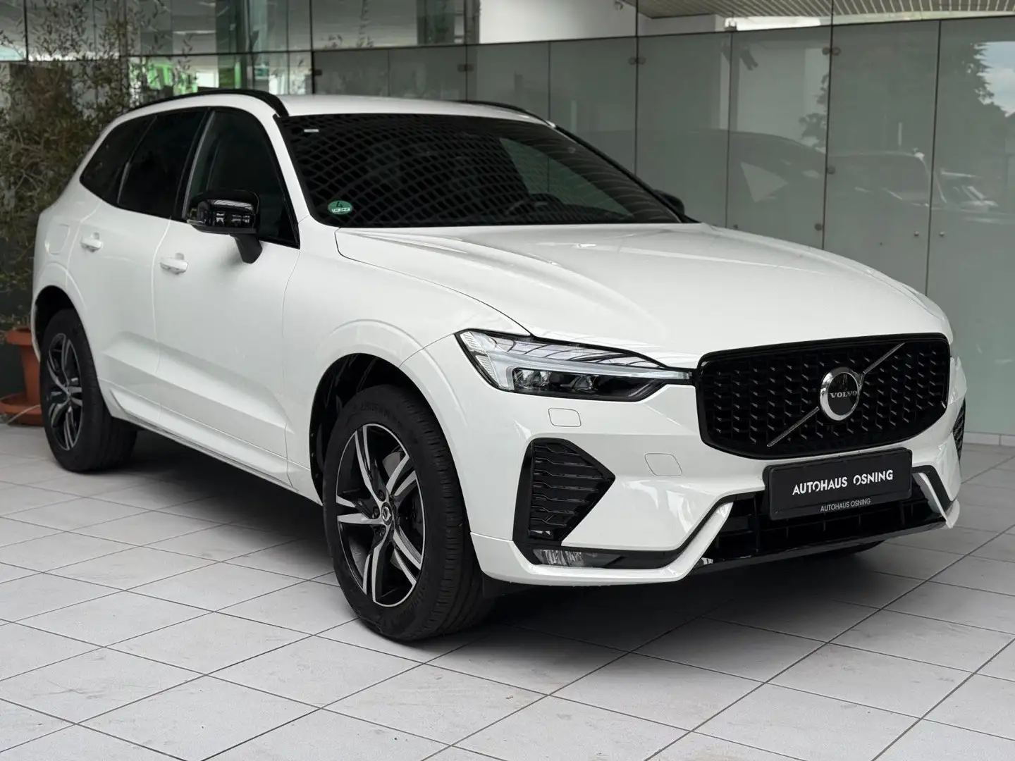 Volvo XC60 R Design AWD LUFTFAHRWERK H&K MEMORY KAMERA Bianco - 1
