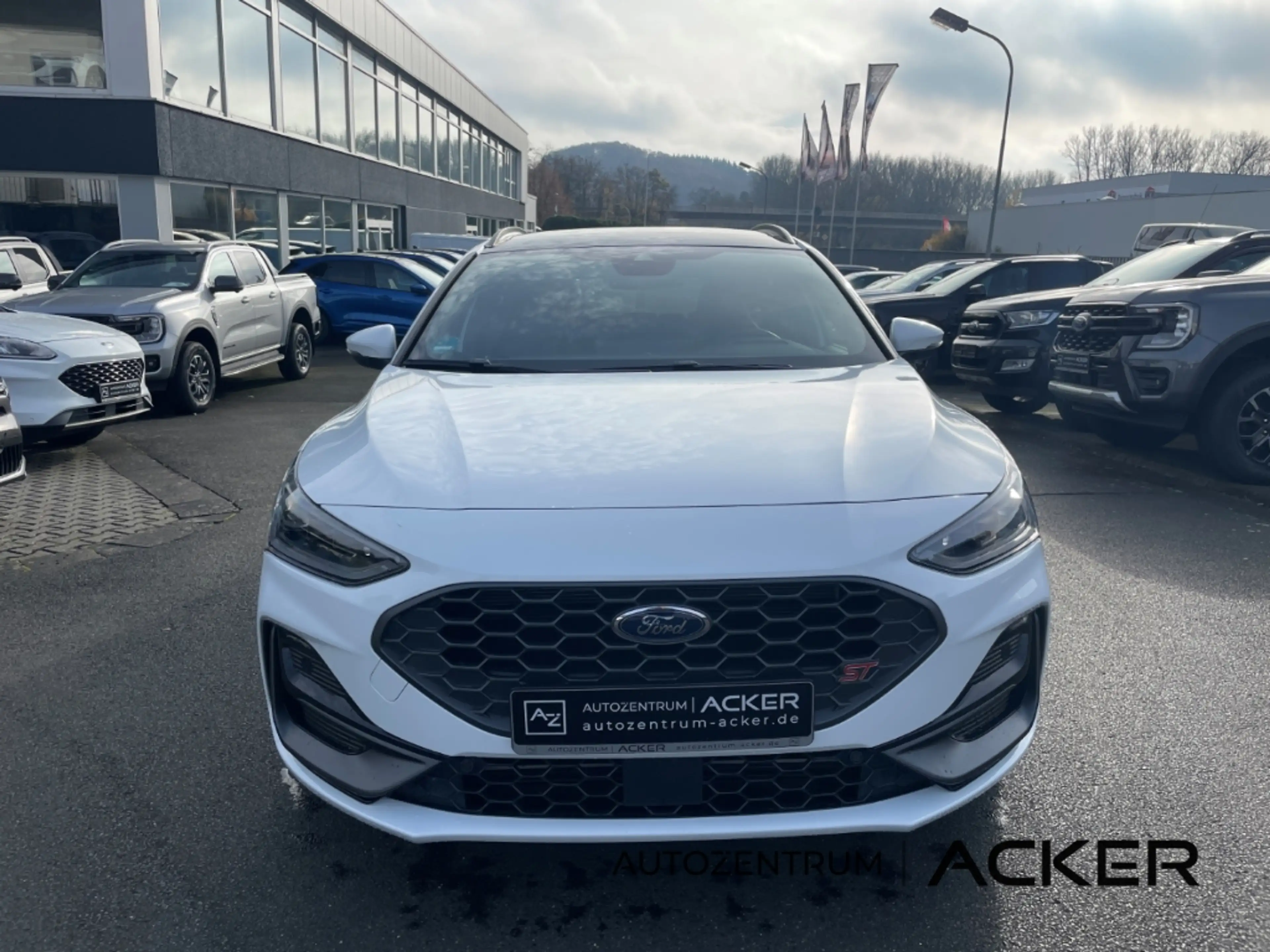 Ford Focus Turnier ST X 2.3 AT7 Pano/aAHK/ACC -36%* — photo 3