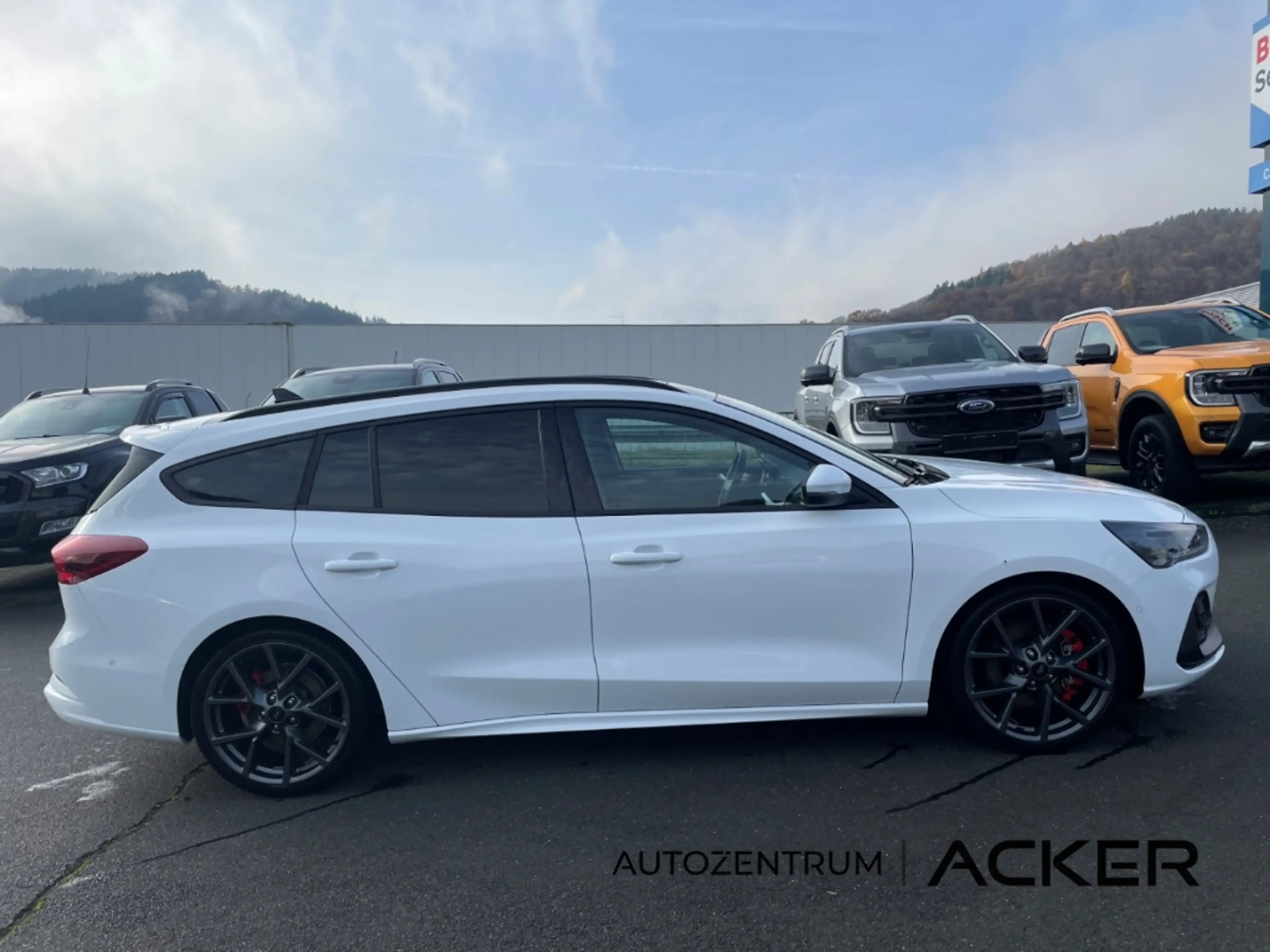 Ford Focus Turnier ST X 2.3 AT7 Pano/aAHK/ACC -36%* — photo 5
