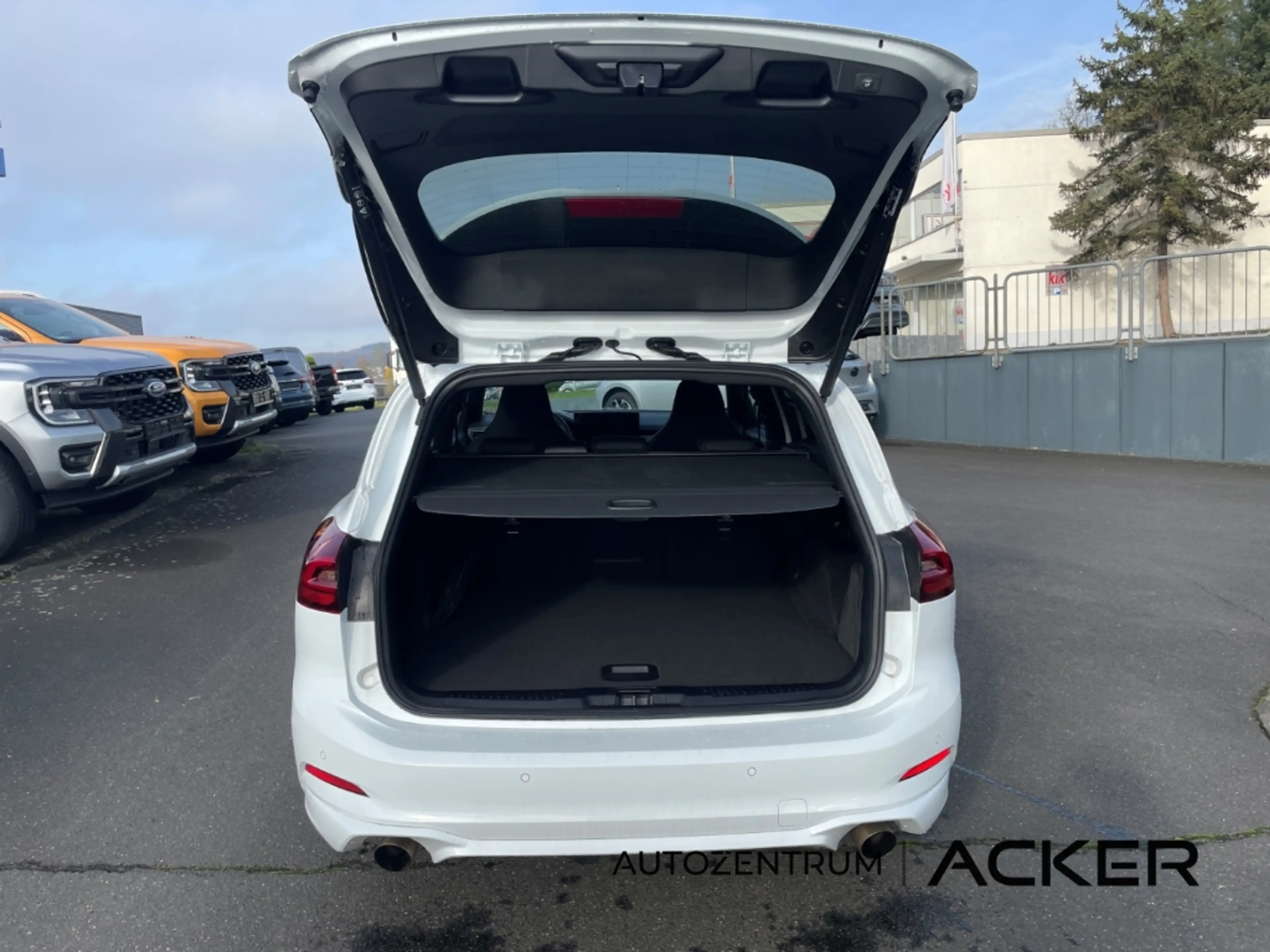 Ford Focus Turnier ST X 2.3 AT7 Pano/aAHK/ACC -36%* — photo 9
