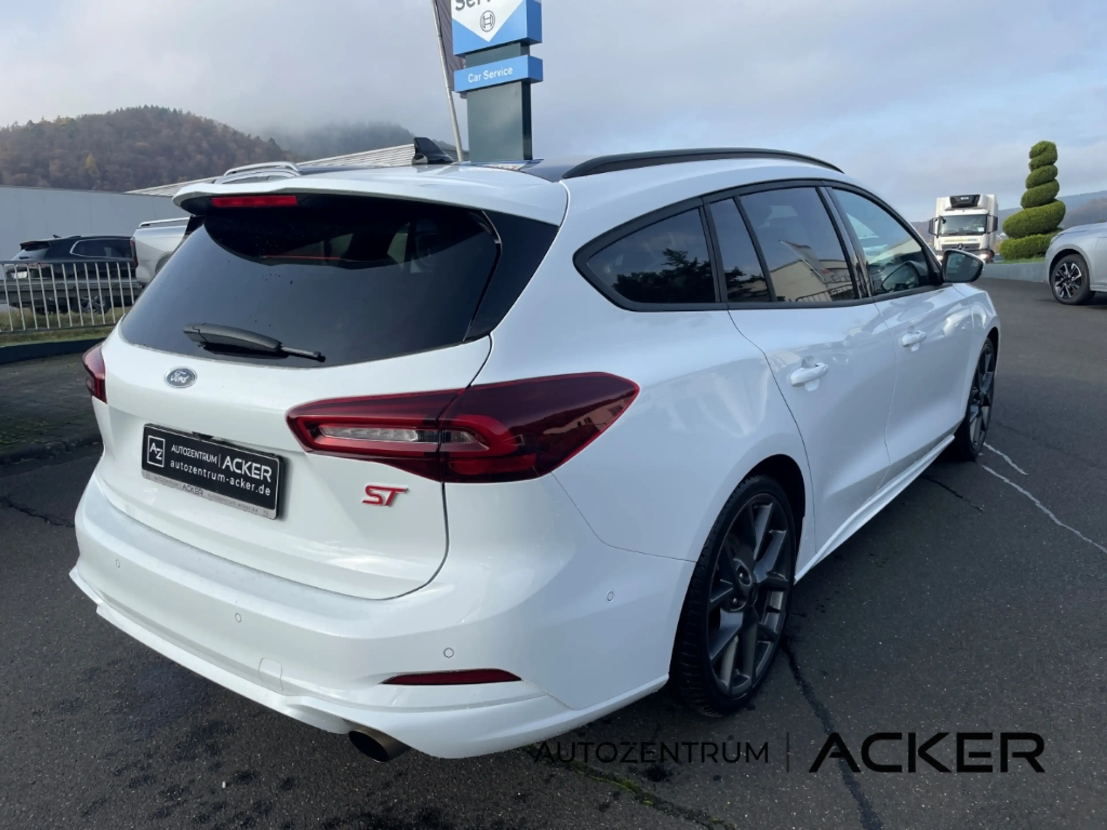 Ford Focus Turnier ST X 2.3 AT7 Pano/aAHK/ACC -36%* — photo 7