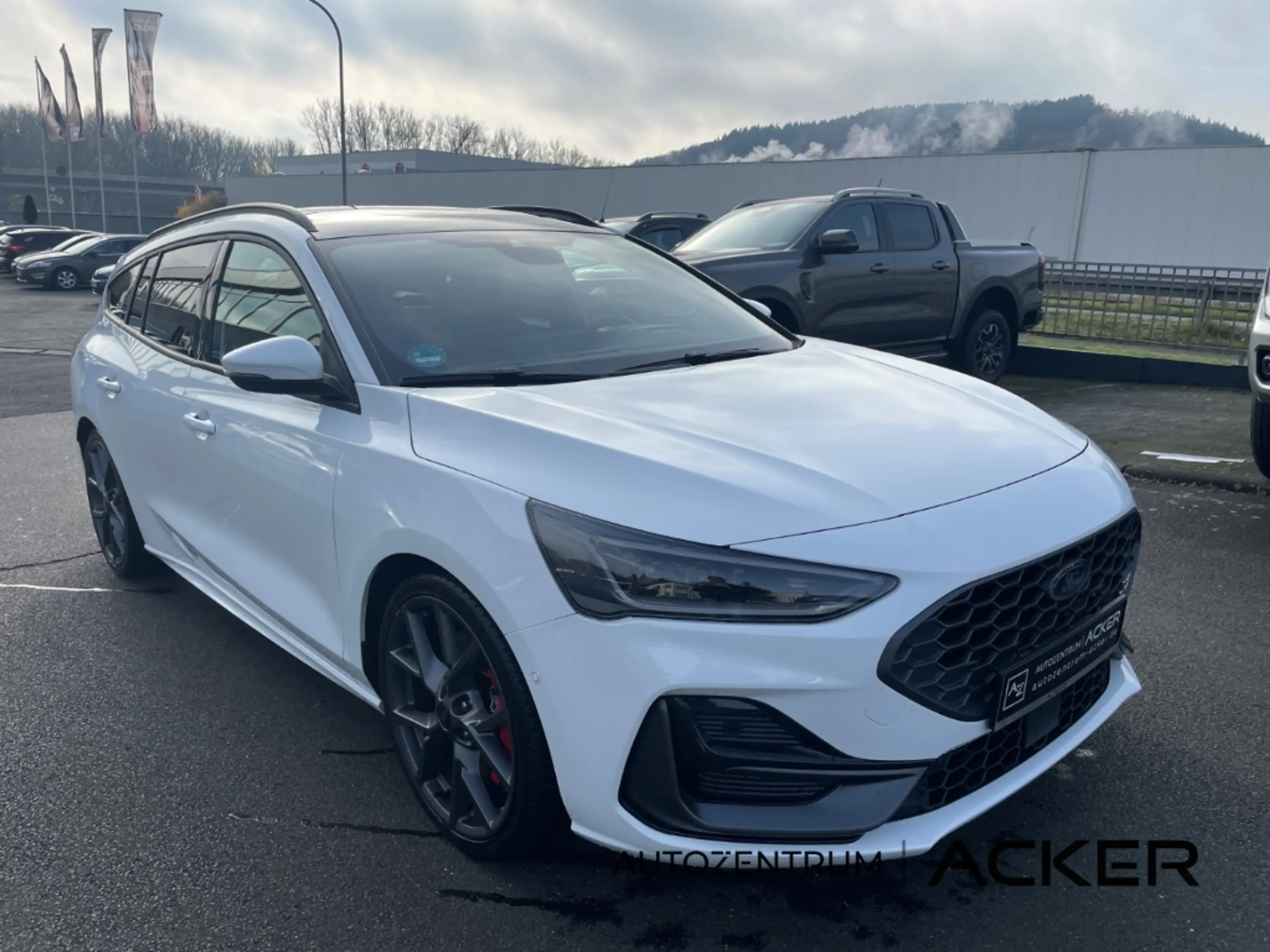 Ford Focus Turnier ST X 2.3 AT7 Pano/aAHK/ACC -36%* — photo 4