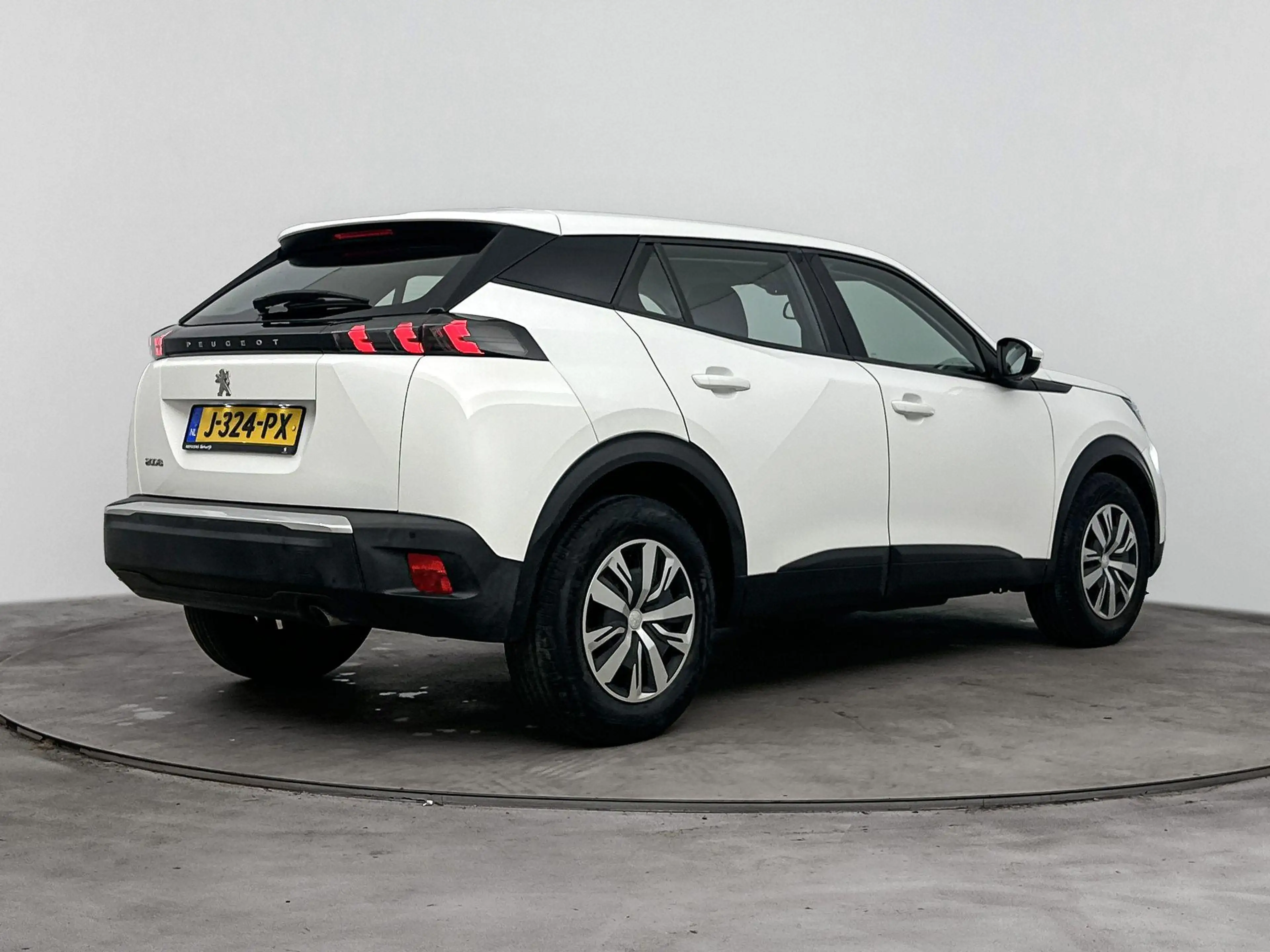 Peugeot 2008 SUV 100 pk Blue Lease Active | Navigatie | Parkeer — photo 9