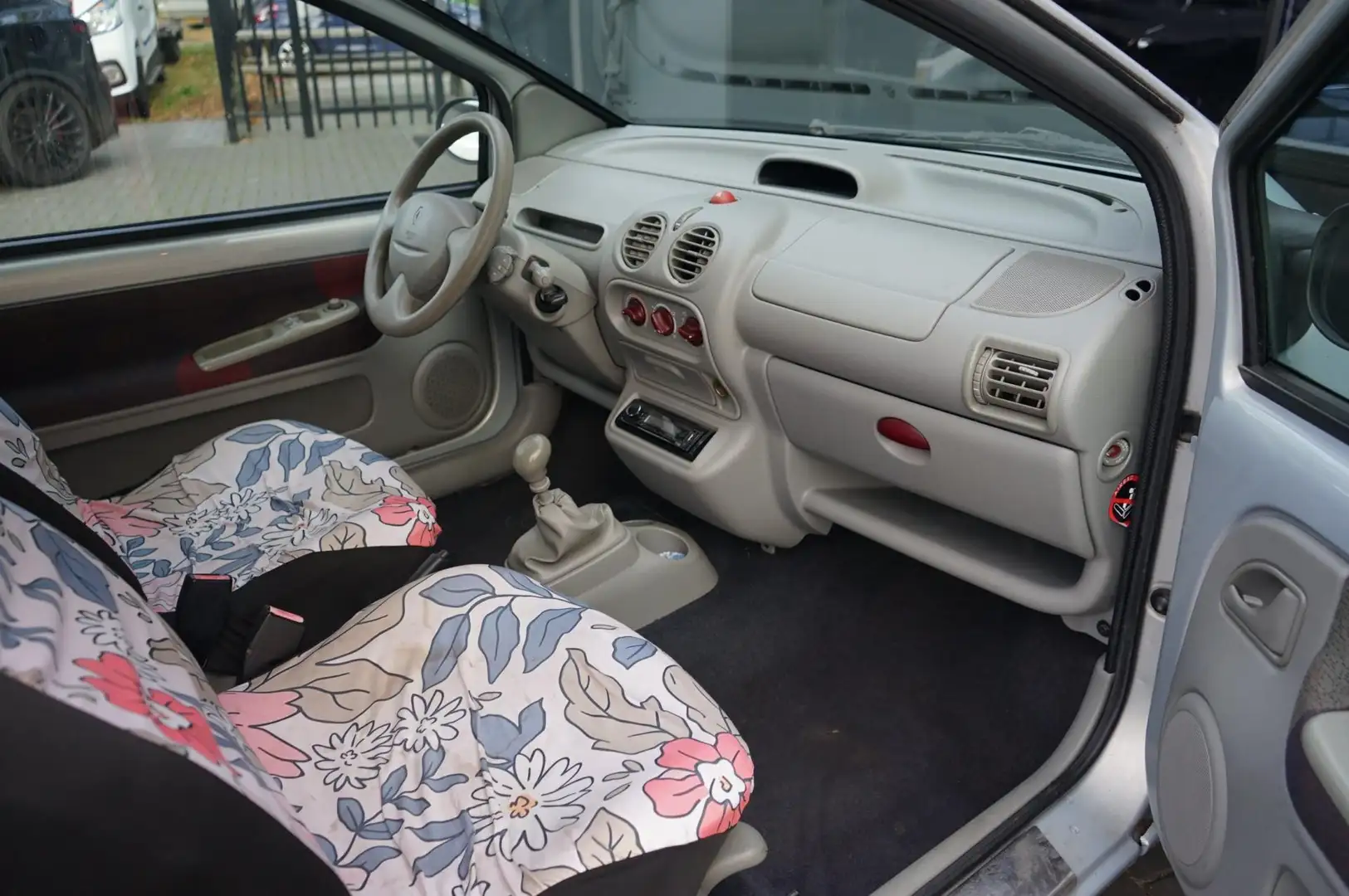 Renault Twingo 1.2 Cinétic, stuurbekrachtiging, Open dak, Elek pa Gris - 2