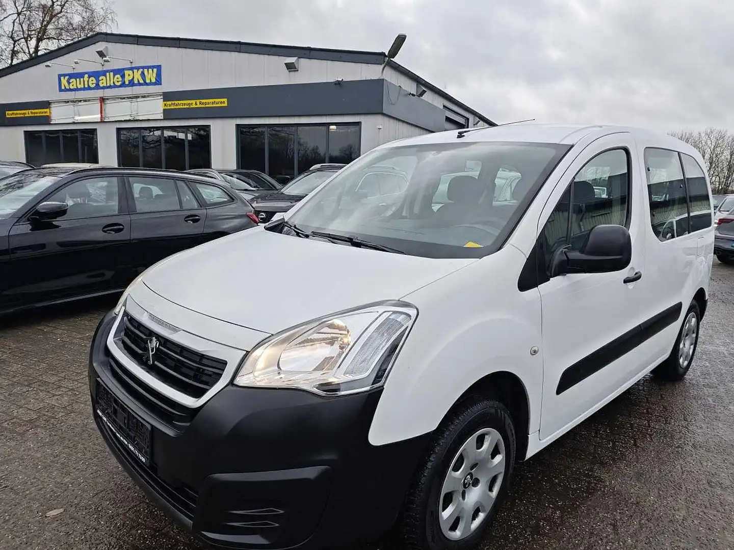 Peugeot Partner Tepee 98 VTi Style Weiß - 1