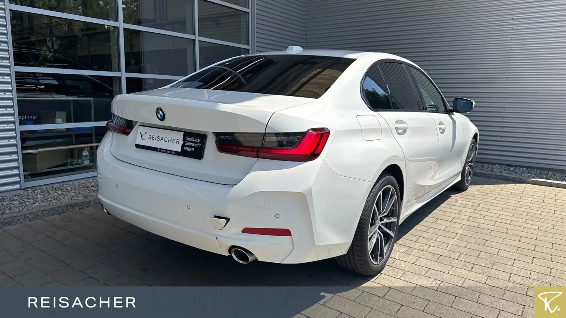 BMW 318 iA Limousine Navi ACC DAB 18"LM Weiß - 2