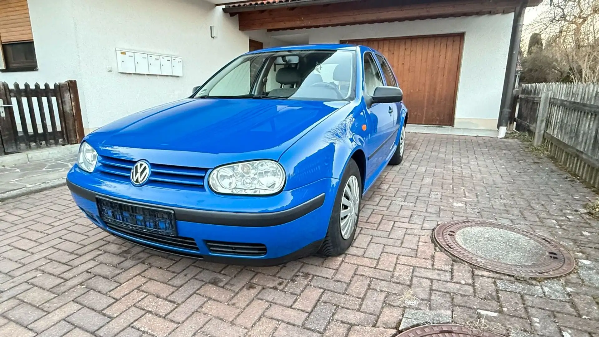 Volkswagen Golf 1.6 *KLIMA*AUTOMATIK* Blau - 1