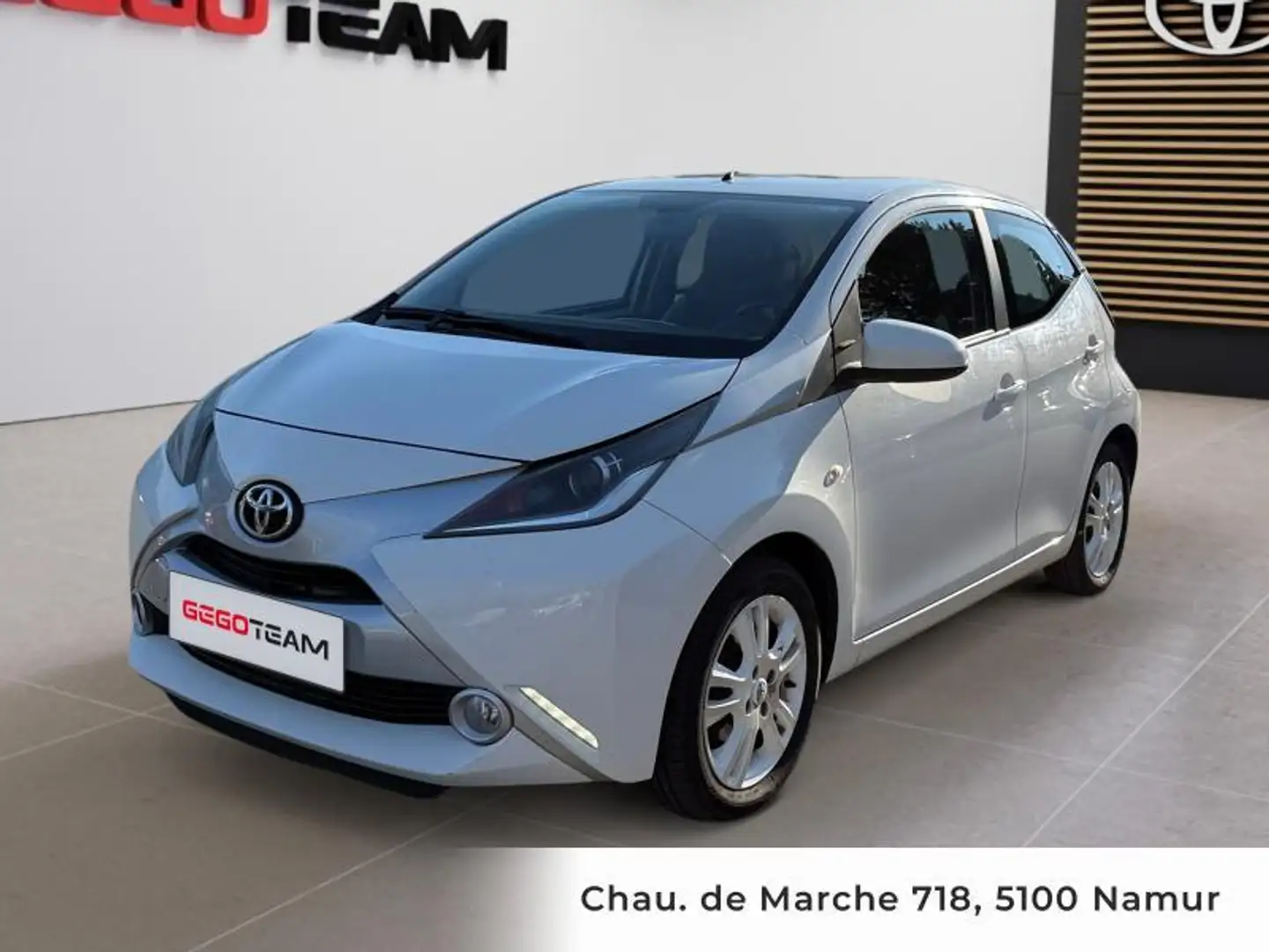 Toyota Aygo x-play Bianco - 1