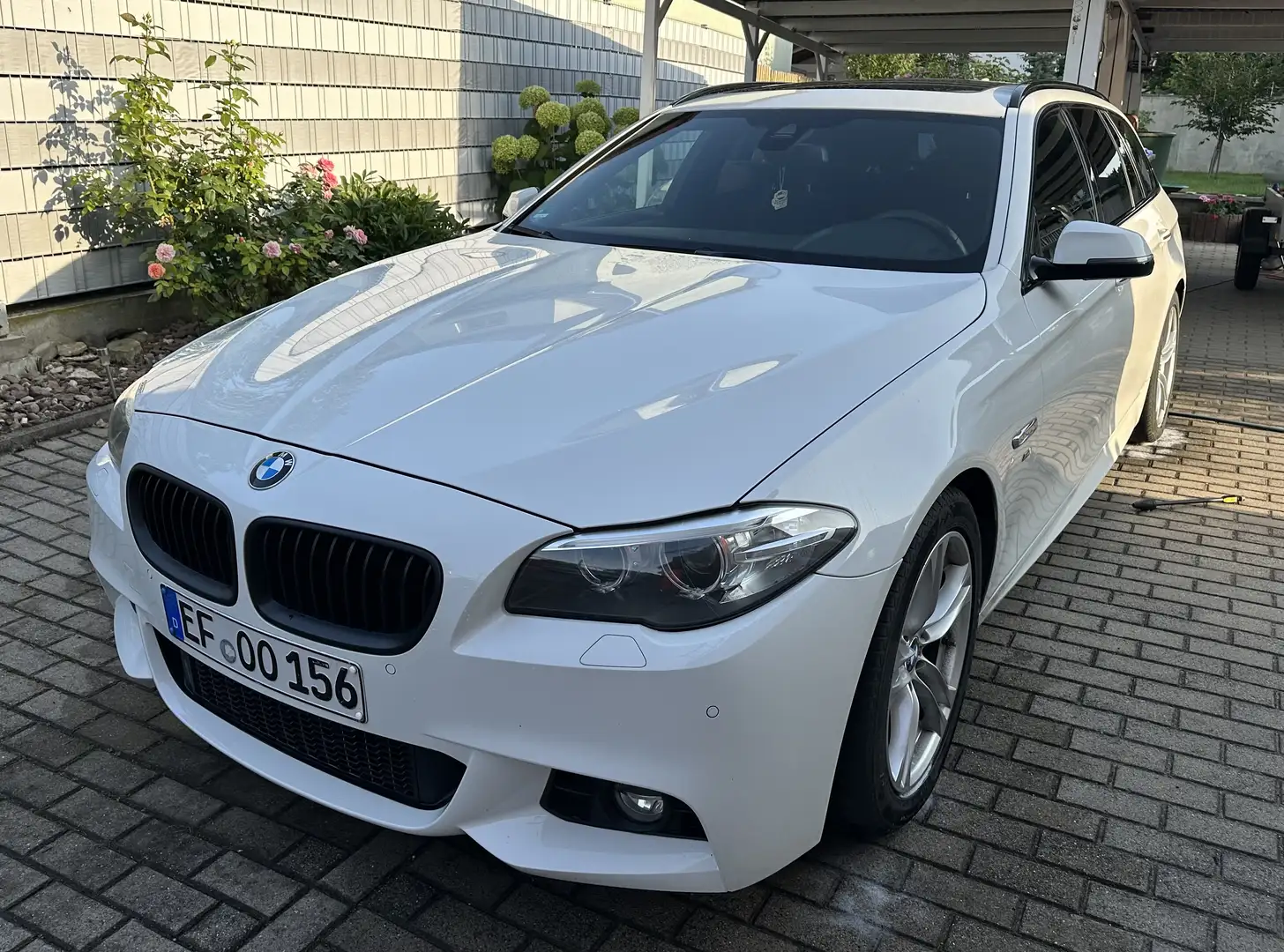 BMW 525 d M Paket | Panorama Dach | Luftfahrwerk | Tüv Ne Weiß - 2