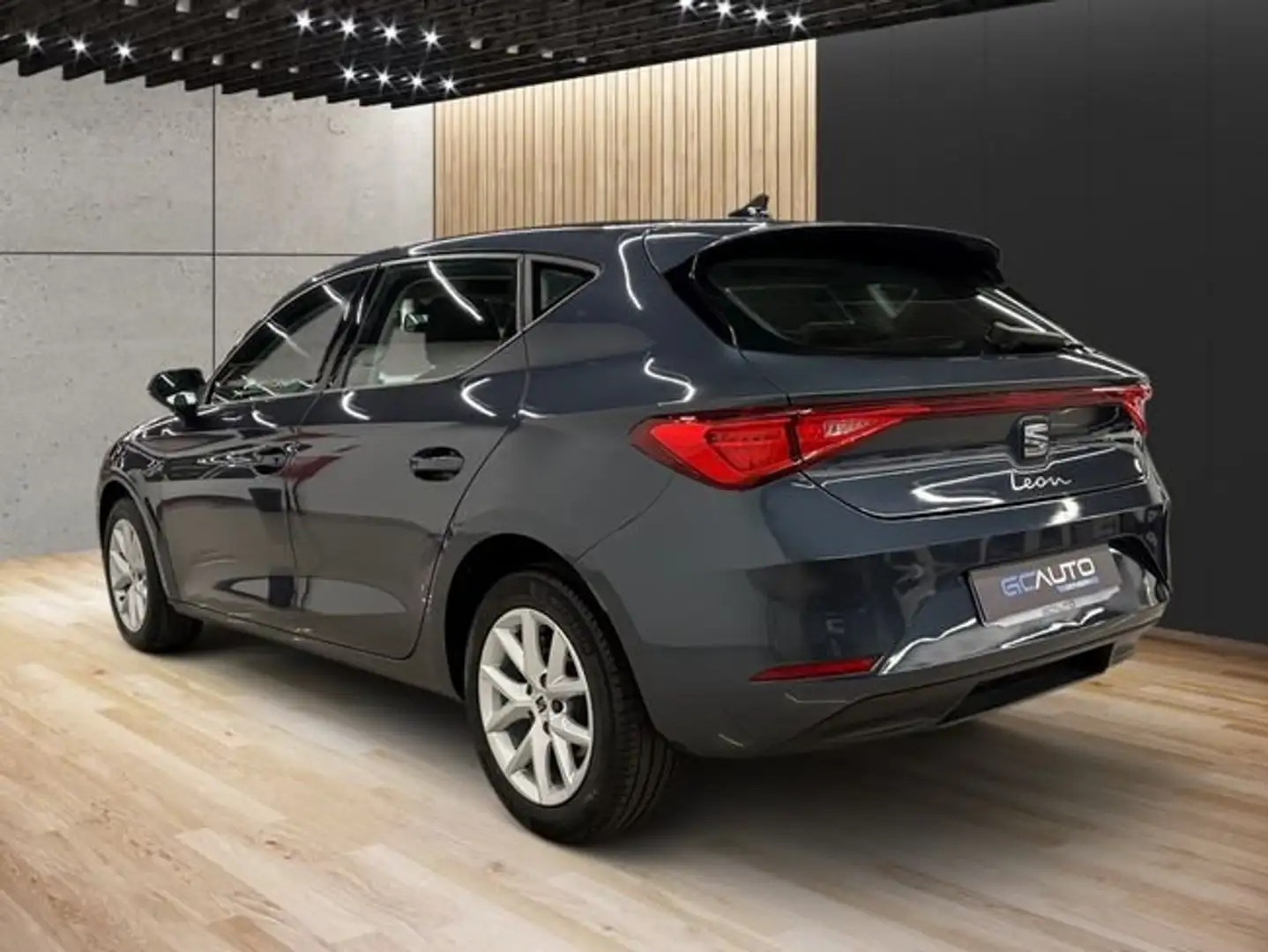 SEAT Leon 1.0 EcoTSI S&S Reference 90 Gris - 2