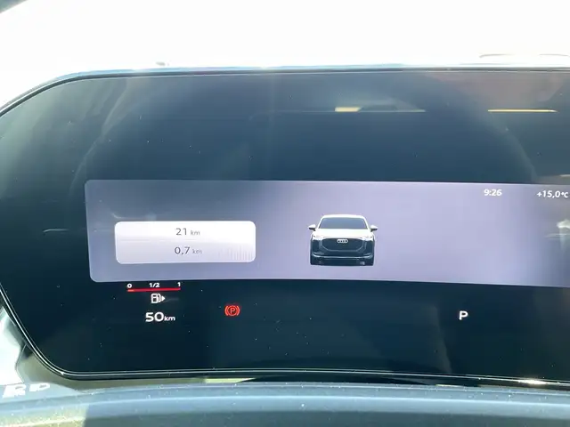 Audi Q3 view 13