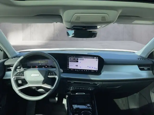 Audi Q3 view 9
