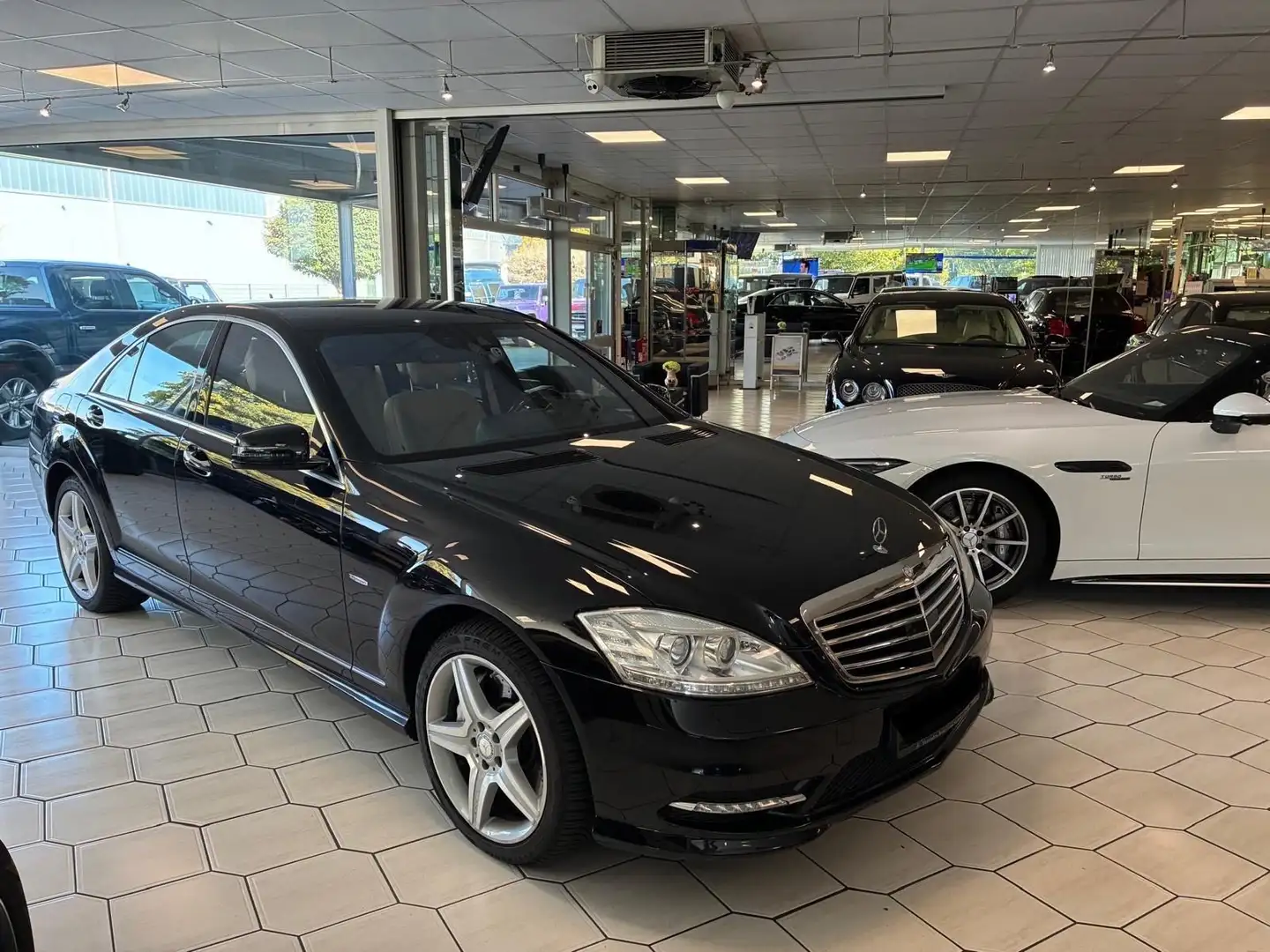 Mercedes-Benz S 500 S -Klasse S 500 CGI 4Matic, AMG Line Schwarz - 2