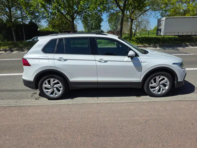 Volkswagen Tiguan view 8