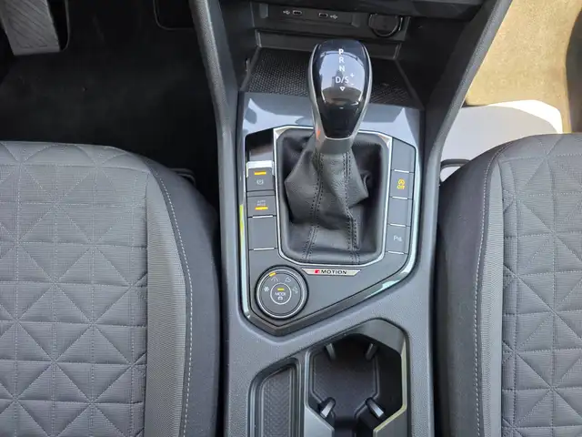 Volkswagen Tiguan view 11