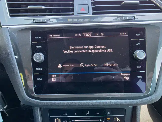 Volkswagen Tiguan view 23