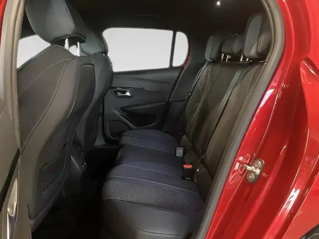 Peugeot 208 view 8
