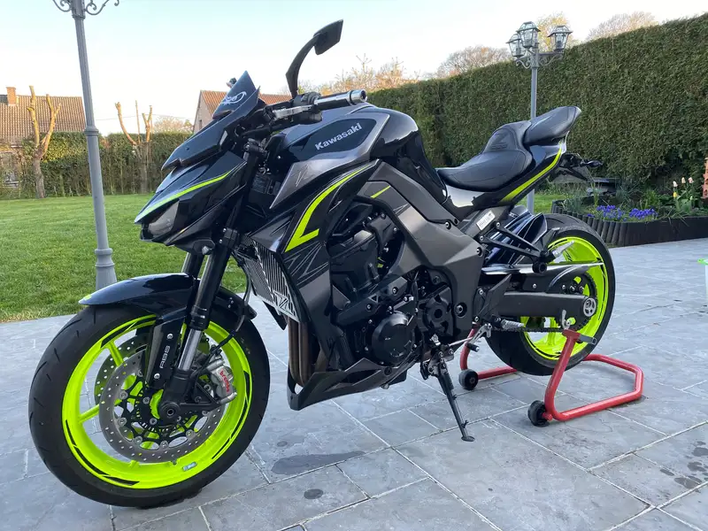 Kawasaki ZR 1000 - foto 4