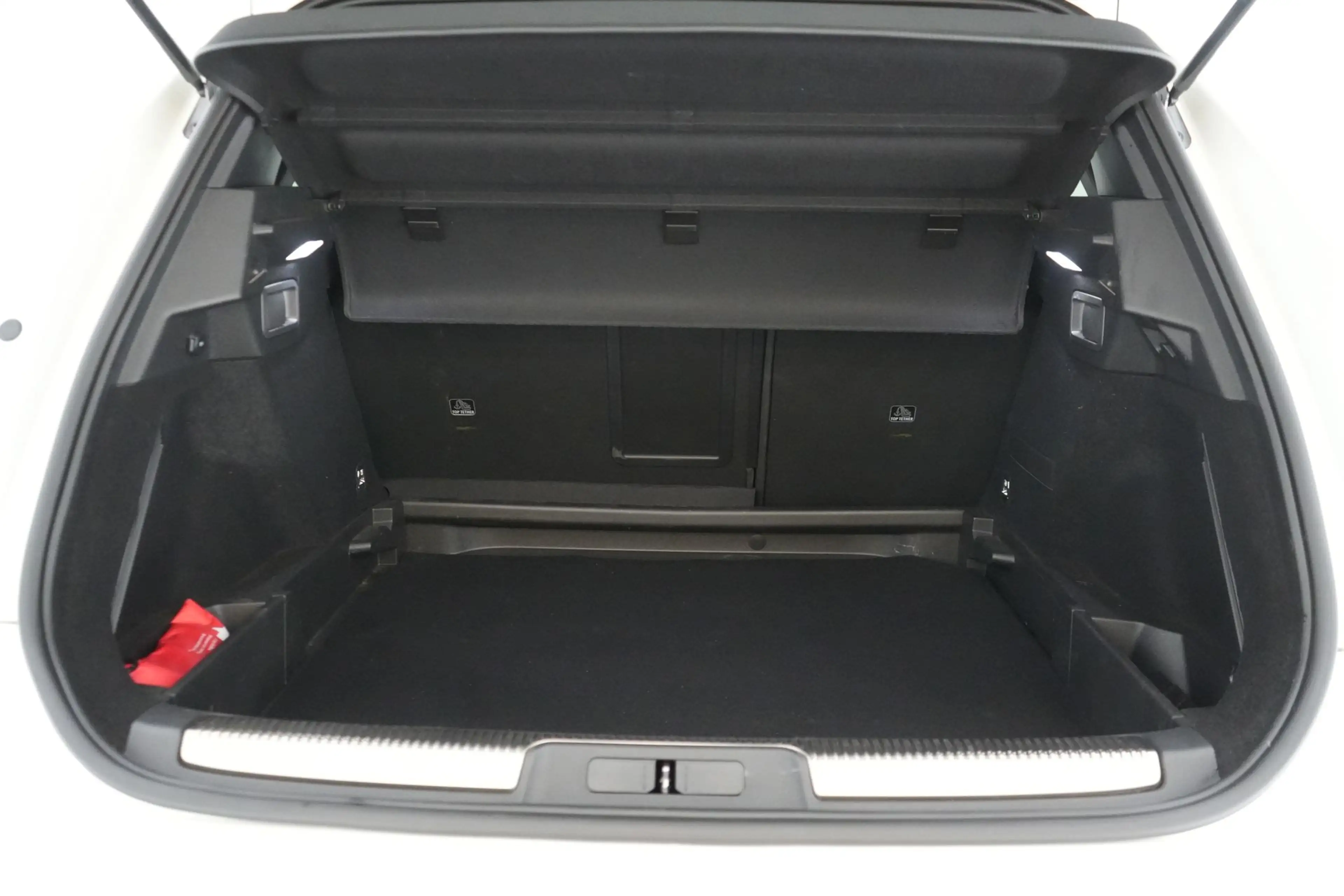 DS Automobiles DS 7 1.5 BlueHDi Performance Line EAT8 LEDER/ALCANTARA — photo 21