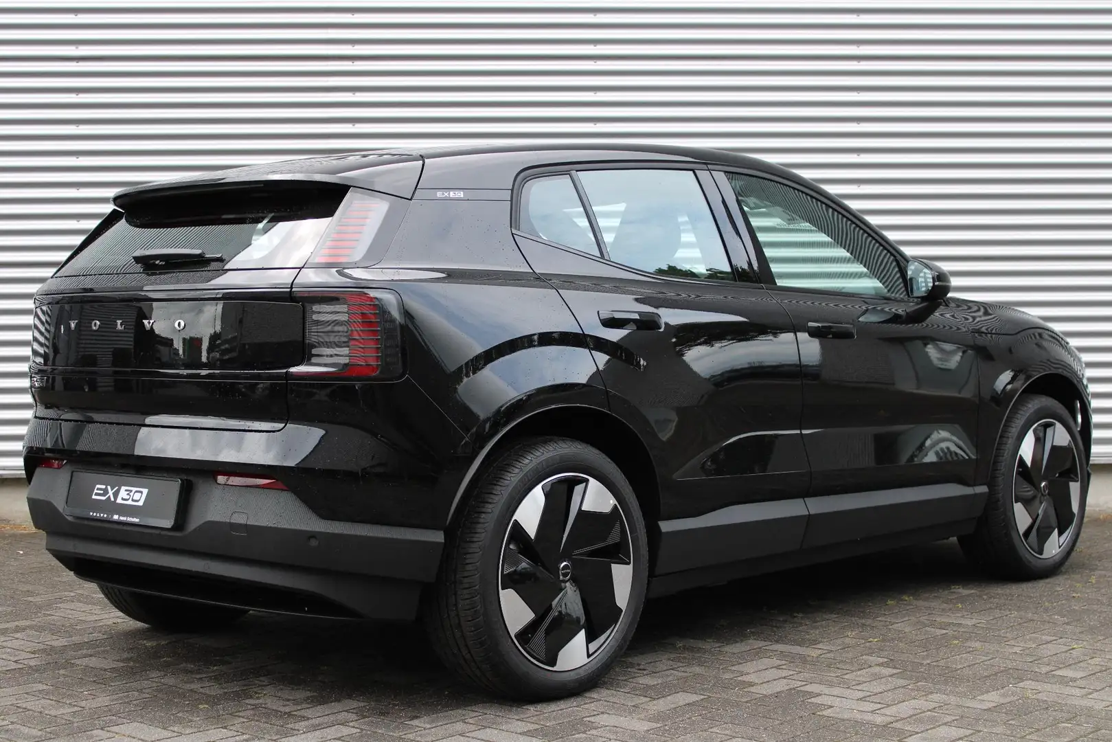 Volvo EX30 Single Motor Extended Range Plus | Achteruitrijcam Zwart - 2
