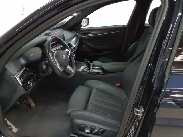 BMW 5 Series view 7