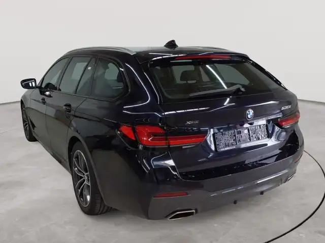 BMW 5 Series view 5
