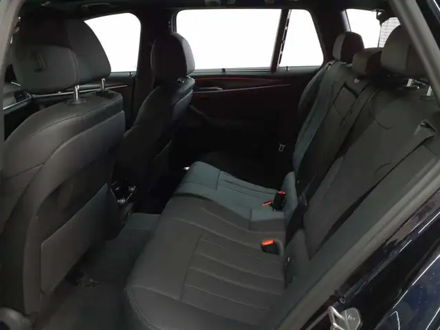 BMW 5 Series view 13
