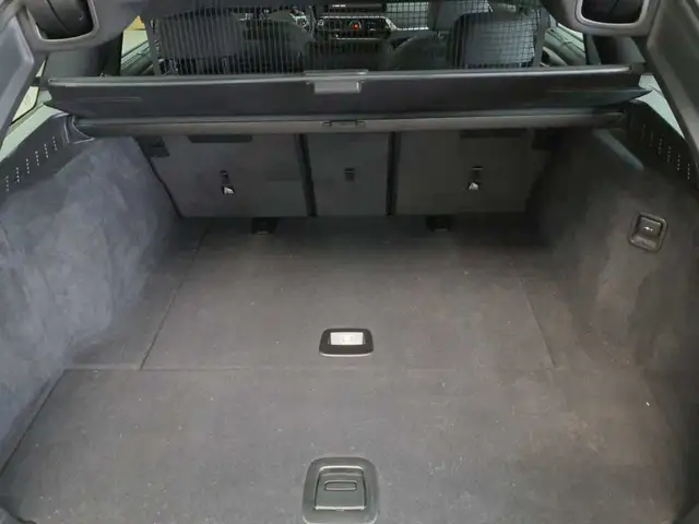 BMW 5 Series view 15