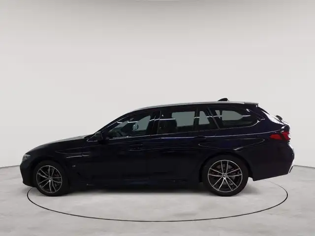 BMW 5 Series view 6