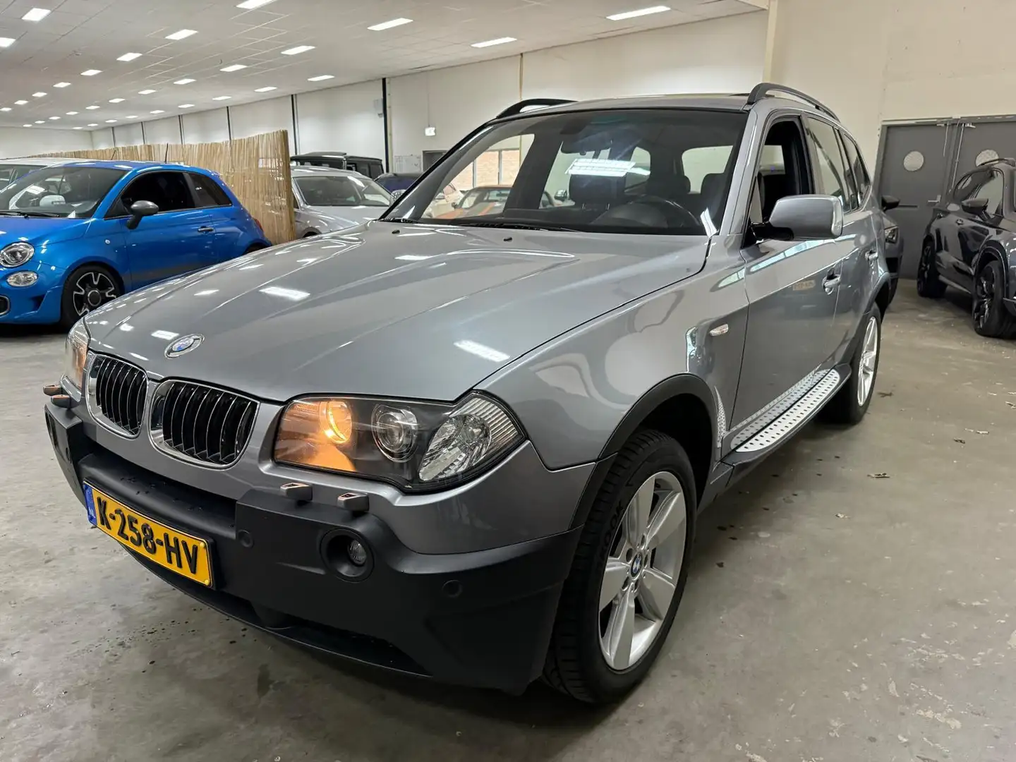 BMW X3 2.5i High Executive / AUTOMAAT / PANORAMADAK / MUL Grijs - 2