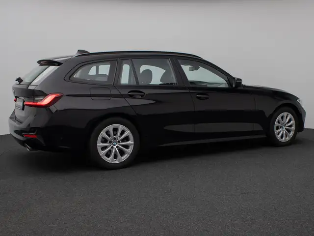 BMW 3 Series view 6