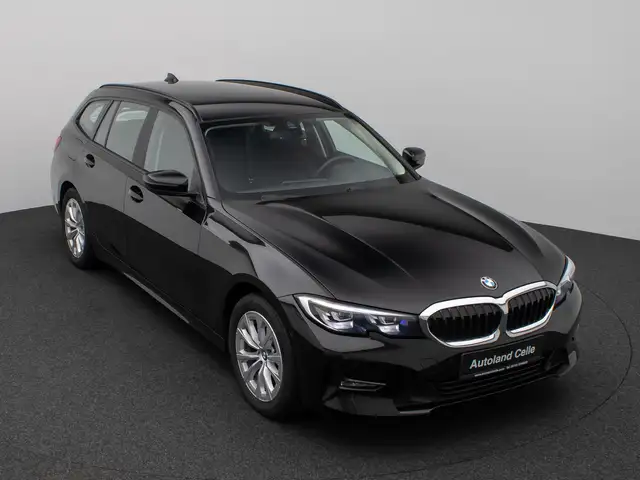 BMW 3 Series view 3