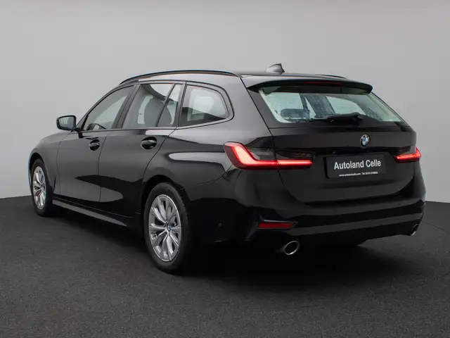 BMW 3 Series view 9