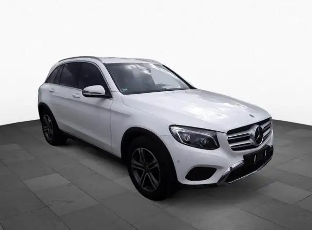 Mercedes-Benz GLC view 11
