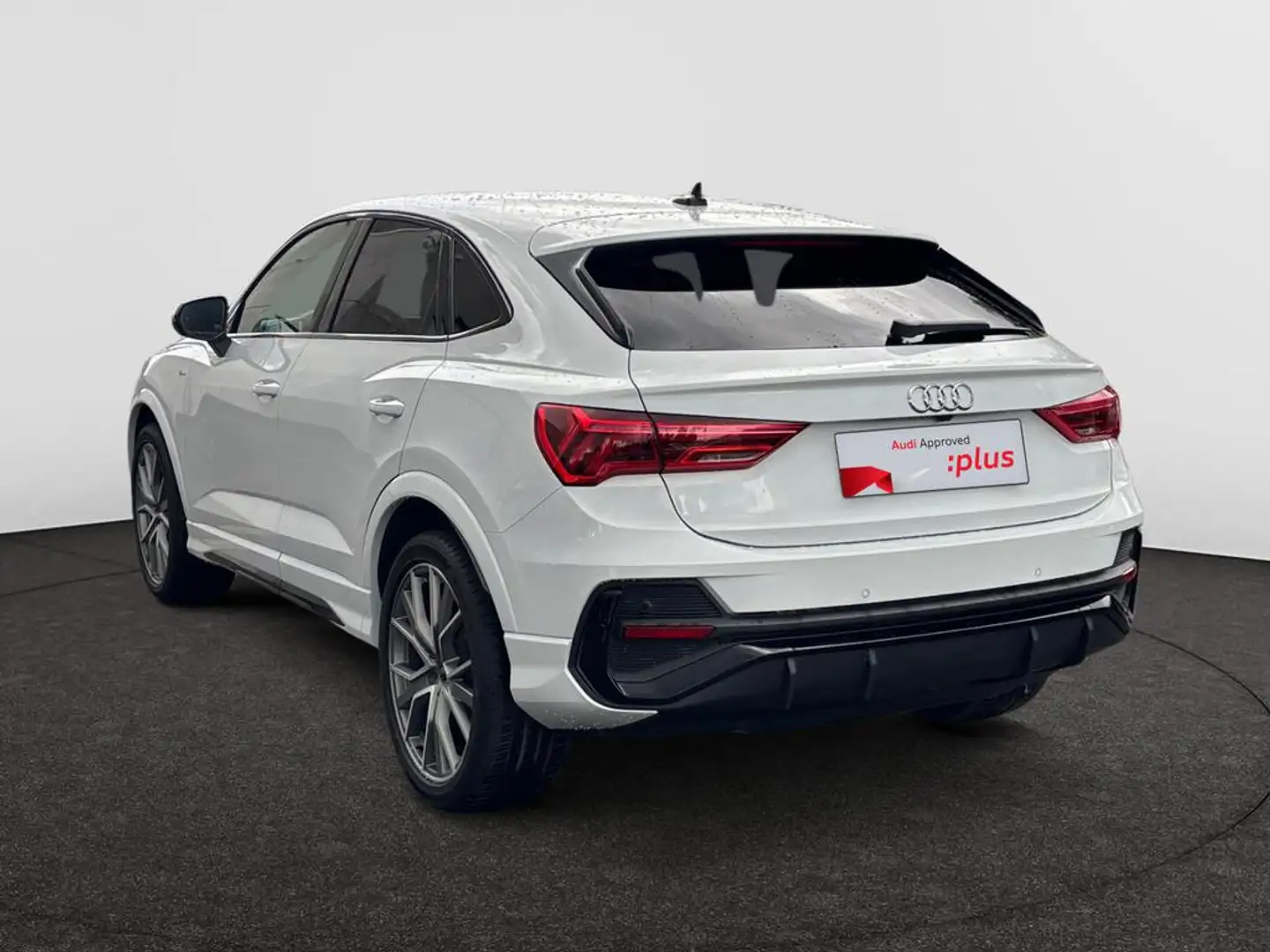 Audi Q3 Sportback Audi Q3 Sportback Business Edition S lin Bílá - 2