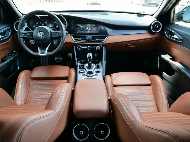 Alfa Romeo Giulia view 15