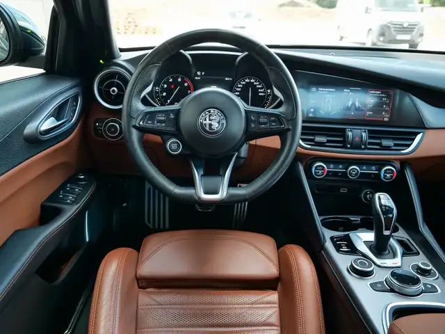 Alfa Romeo Giulia view 14