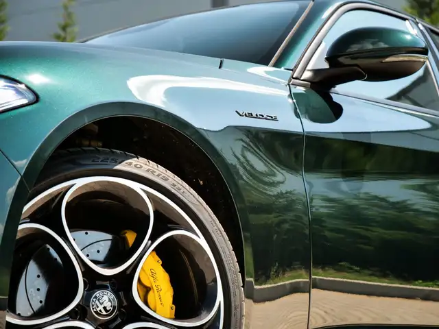 Alfa Romeo Giulia view 11