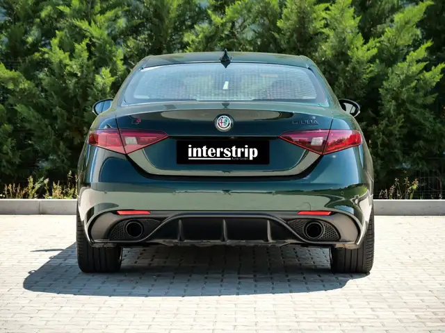 Alfa Romeo Giulia view 5