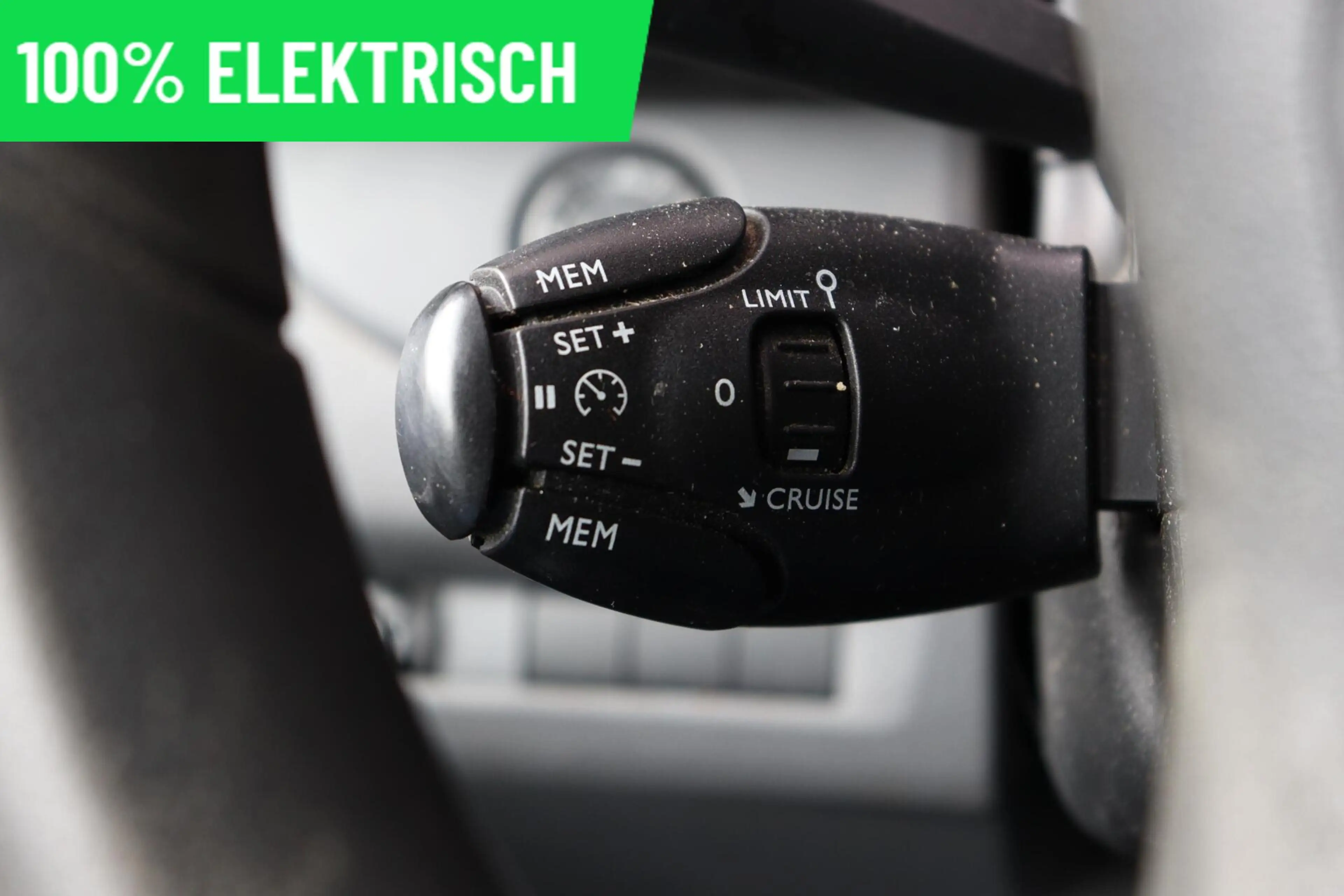 Peugeot e-Expert Long 75 kWh l NAVI l CLIMA l 360 CAMERA l HEAD UP — photo 31