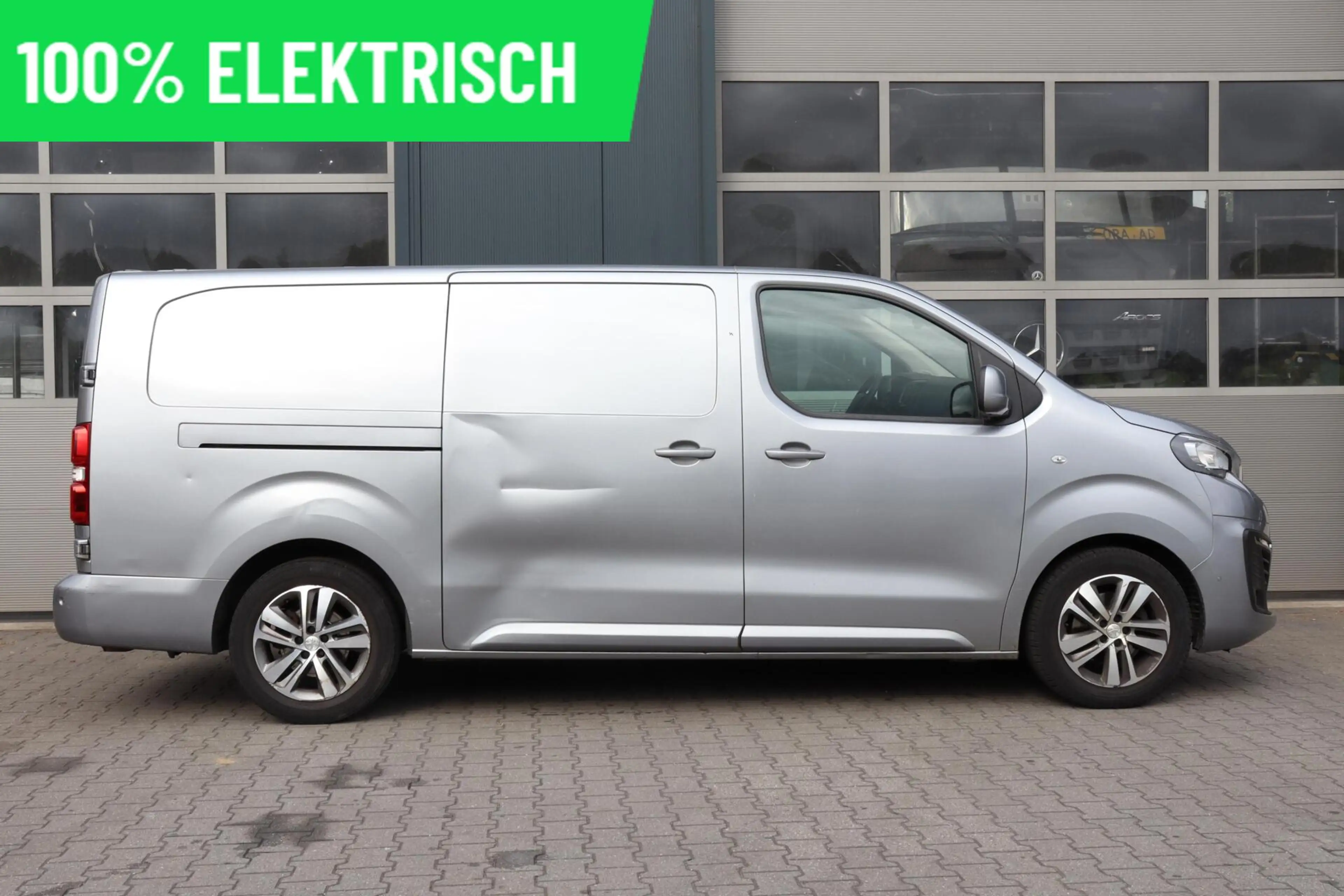 Peugeot e-Expert Long 75 kWh l NAVI l CLIMA l 360 CAMERA l HEAD UP — photo 15