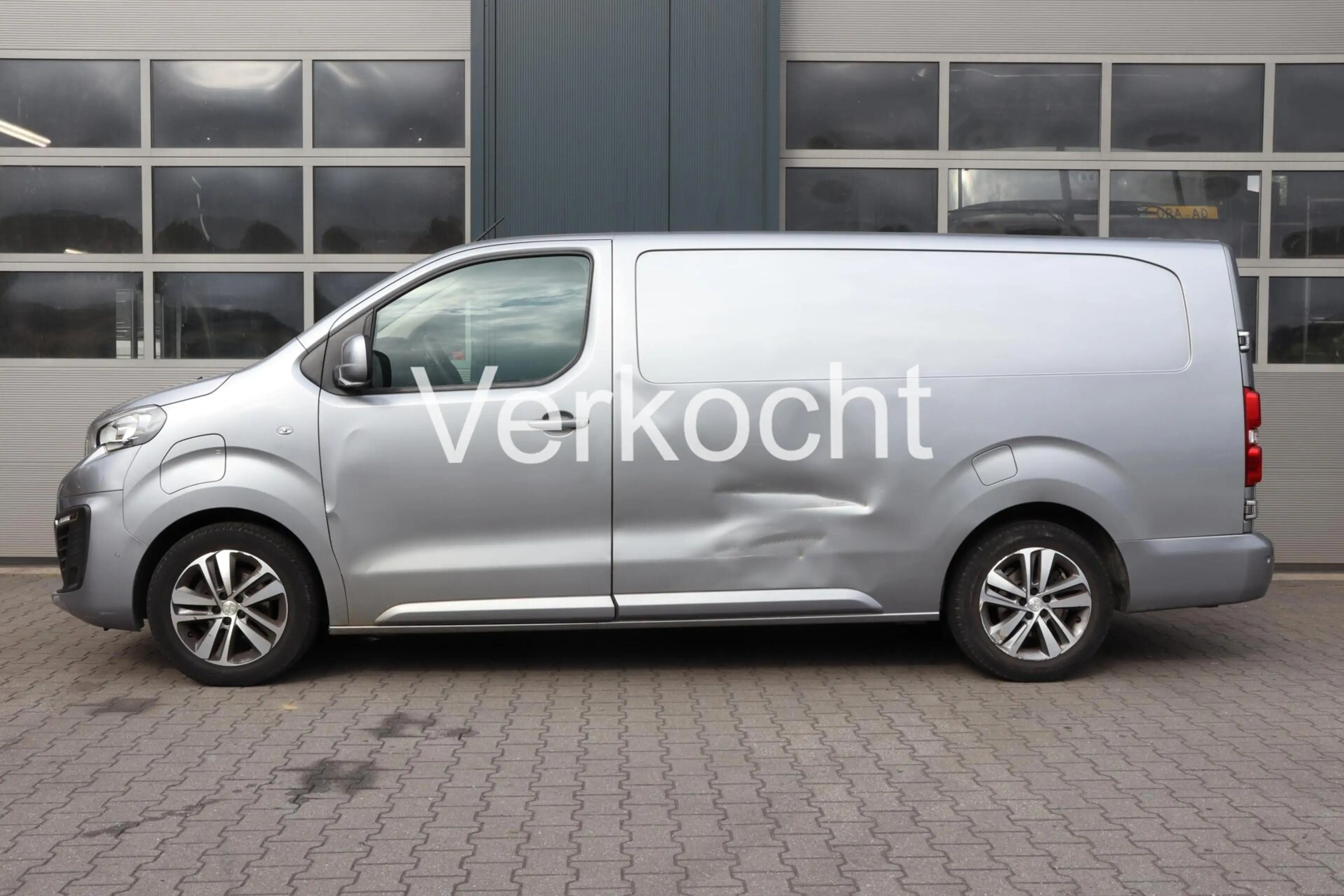 Peugeot e-Expert Long 75 kWh l NAVI l CLIMA l 360 CAMERA l HEAD UP — photo 14