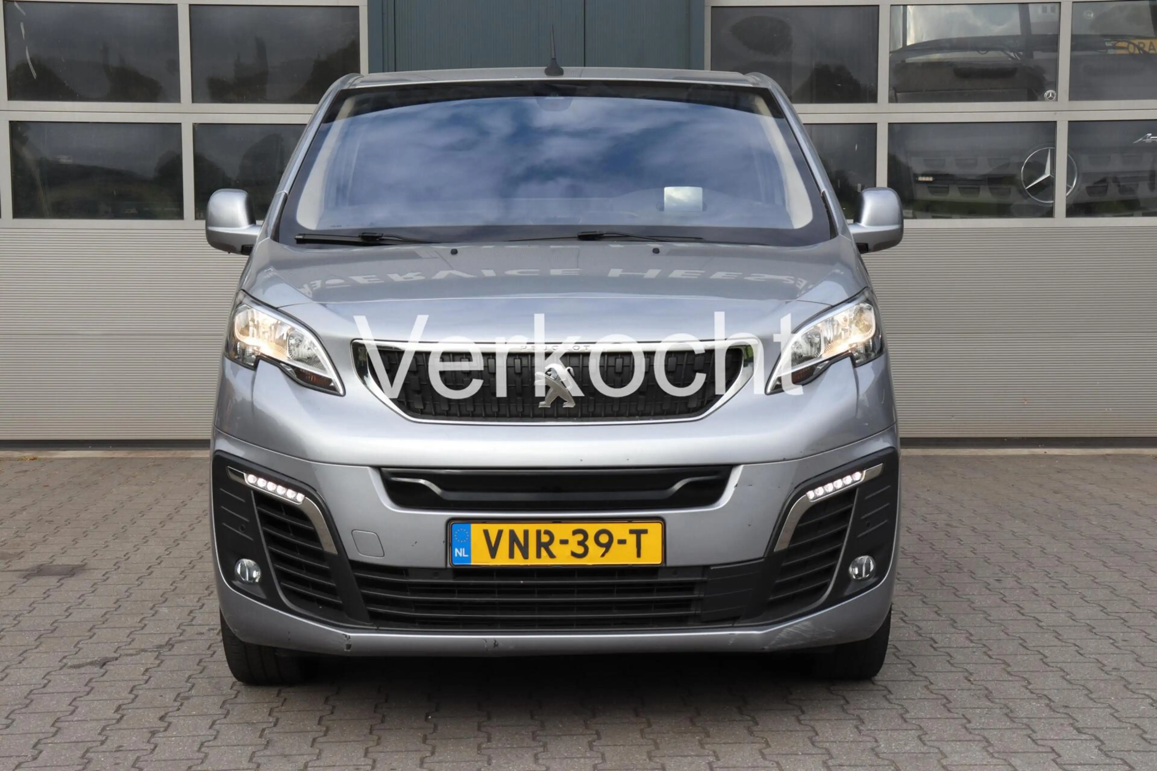 Peugeot e-Expert Long 75 kWh l NAVI l CLIMA l 360 CAMERA l HEAD UP — photo 13